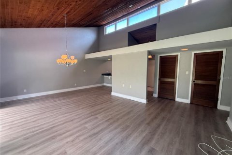 Villa ou maison à louer à Haines City, Floride: 2 chambres, 121.61 m2 № 2408904 - photo 4