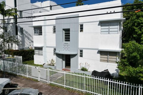 Casa en alquiler en Miami Beach, Florida, 1 dormitorio, 52.03 m2 № 2023487 - foto 2