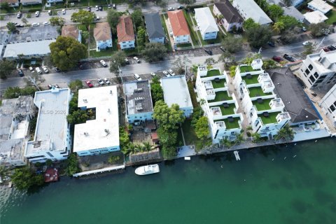 Casa en alquiler en Miami Beach, Florida, 1 dormitorio, 52.03 m2 № 2023487 - foto 10