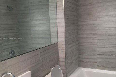 Appartement à louer à Coral Gables, Floride: 3 chambres, 133.04 m2 № 1975560 - photo 17