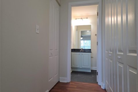 Condo in Orlando, Florida, 2 bedrooms  № 2230609 - photo 24