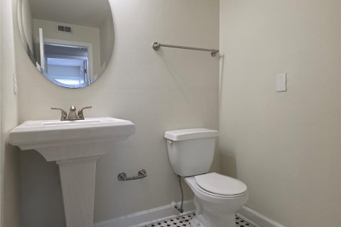 Condo in Orlando, Florida, 2 bedrooms  № 2230609 - photo 16