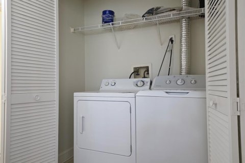 Condo in Orlando, Florida, 2 bedrooms  № 2230609 - photo 20