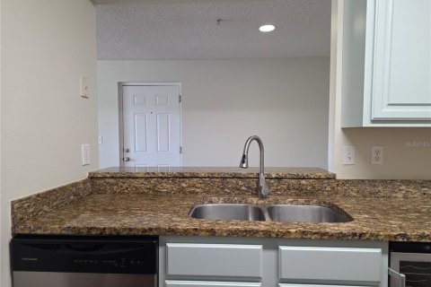 Condo in Orlando, Florida, 2 bedrooms  № 2230609 - photo 12