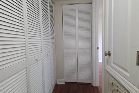 Condo in Orlando, Florida, 2 bedrooms  № 2230609 - photo 21