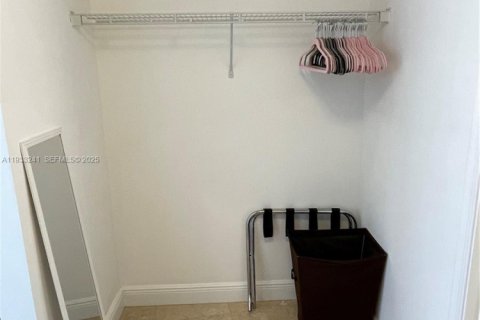 Copropriété à louer à Miami, Floride: 1 chambre, 73.49 m2 № 1991166 - photo 17
