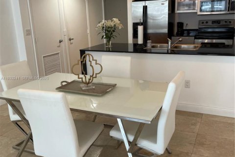 Copropriété à louer à Miami, Floride: 1 chambre, 73.49 m2 № 1991166 - photo 4