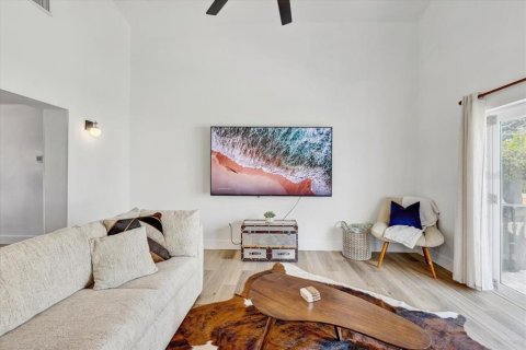 Casa en venta en Saint Petersburg, Florida, 3 dormitorios, 143.53 m2 № 1618123 - foto 20