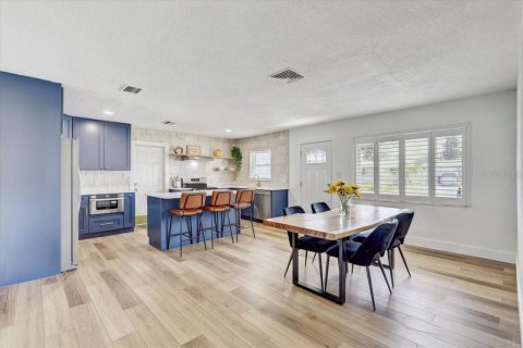 Casa en venta en Saint Petersburg, Florida, 3 dormitorios, 143.53 m2 № 1618123 - foto 5