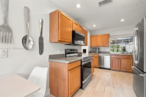Купить виллу или дом в Уэстон, Флорида 3 спальни, 138.15м2, № 2426242 - фото 12