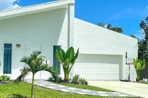 Villa ou maison à vendre à Lehigh Acres, Floride: 3 chambres, 156.08 m2 № 1872615 - photo 3