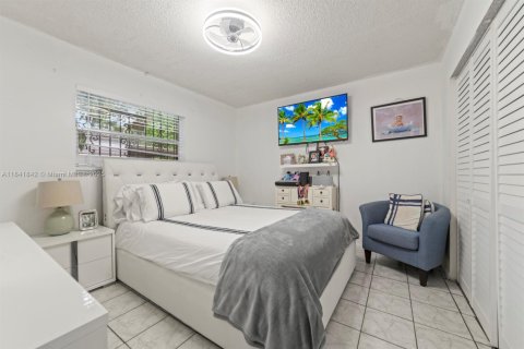 Commercial property in Miami, Florida 157 sq.m. № 1834082 - photo 5