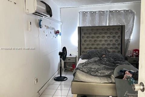 House in Miami, Florida 4 bedrooms, 210.33 sq.m. № 1946389 - photo 22