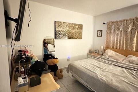 House in Miami, Florida 4 bedrooms, 210.33 sq.m. № 1946389 - photo 19