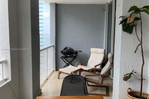 Condo in Miami, Florida, 2 bedrooms  № 1896781 - photo 23