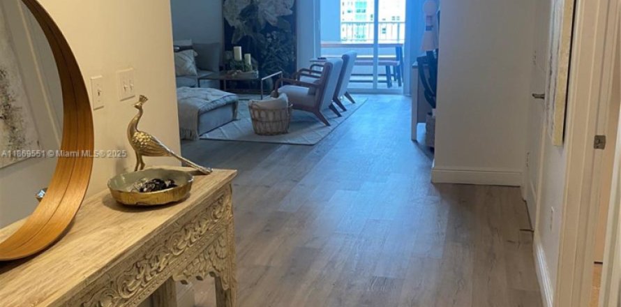 Condo in Miami, Florida, 2 bedrooms  № 1896781