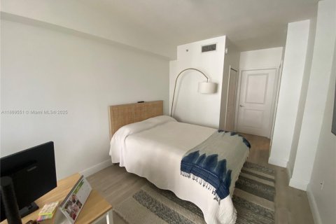 Condo in Miami, Florida, 2 bedrooms  № 1896781 - photo 18