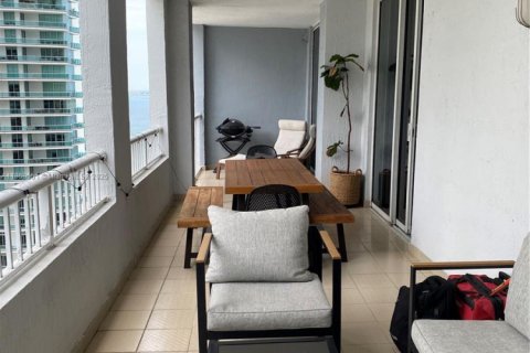 Condo in Miami, Florida, 2 bedrooms  № 1896781 - photo 21