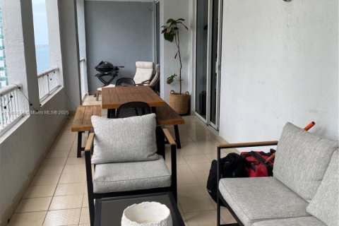 Condo in Miami, Florida, 2 bedrooms  № 1896781 - photo 22