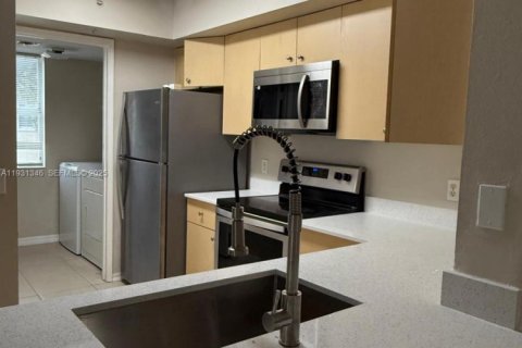 Copropriété à louer à Miramar, Floride: 2 chambres, 100.33 m2 № 1990752 - photo 5