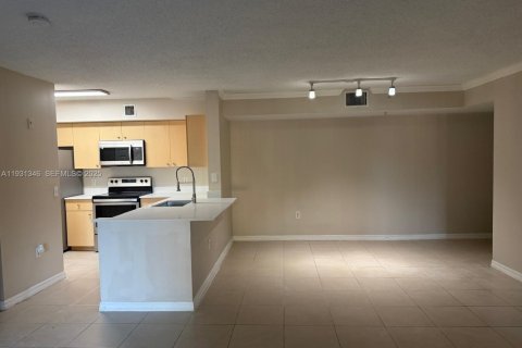 Copropriété à louer à Miramar, Floride: 2 chambres, 100.33 m2 № 1990752 - photo 4