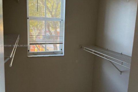 Copropriété à louer à Miramar, Floride: 2 chambres, 100.33 m2 № 1990752 - photo 13