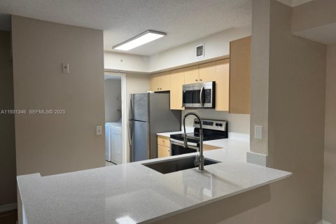 Copropriété à louer à Miramar, Floride: 2 chambres, 100.33 m2 № 1990752 - photo 3