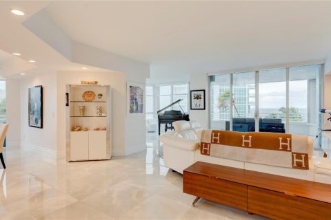Condo in Pompano Beach, Florida, 3 bedrooms № 2081440 - photo 6