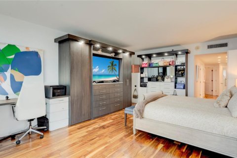 Condo in Pompano Beach, Florida, 3 bedrooms № 2081440 - photo 30