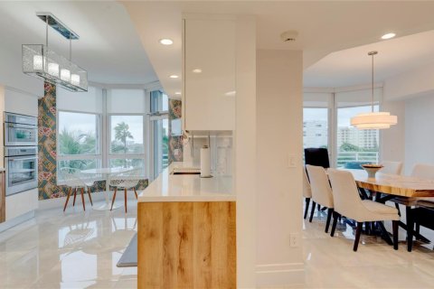 Condo in Pompano Beach, Florida, 3 bedrooms № 2081440 - photo 18