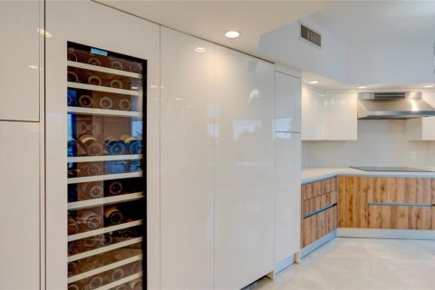 Condo in Pompano Beach, Florida, 3 bedrooms № 2081440 - photo 25