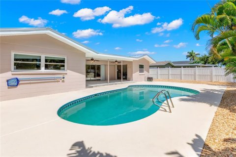 Casa en alquiler en Tierra Verde, Florida, 3 dormitorios, 147.44 m2 № 2111247 - foto 4
