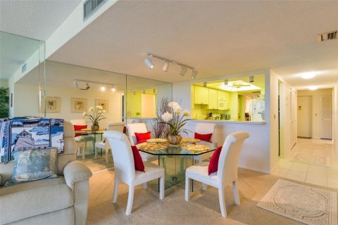 Condominio en alquiler en Sarasota, Florida, 2 dormitorios, 121.05 m2 № 1824142 - foto 18