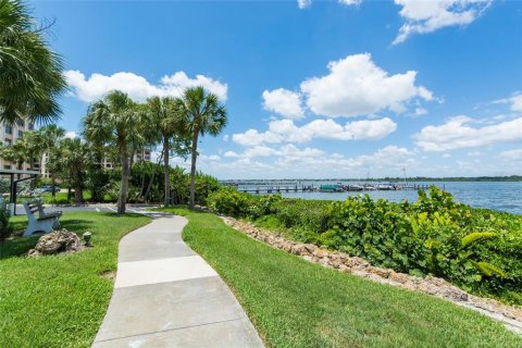 Condominio en alquiler en Sarasota, Florida, 2 dormitorios, 121.05 m2 № 1824142 - foto 4