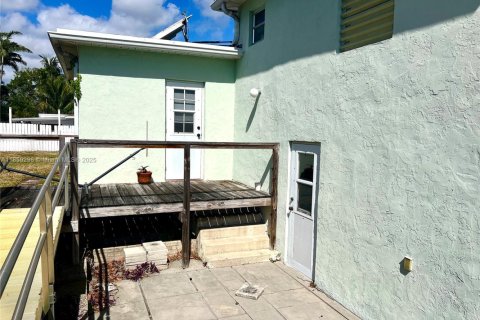 House in Lake Worth, Florida 3 bedrooms, 137.5 sq.m. № 1887602 - photo 15