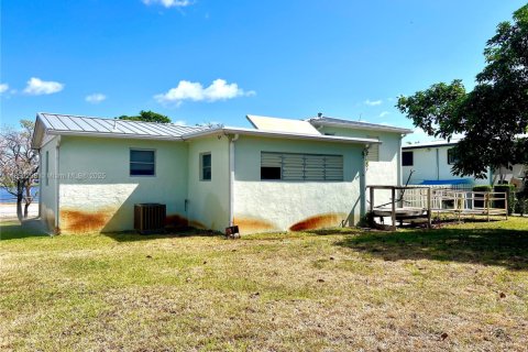 House in Lake Worth, Florida 3 bedrooms, 137.5 sq.m. № 1887602 - photo 21