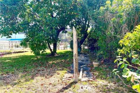 House in Lake Worth, Florida 3 bedrooms, 137.5 sq.m. № 1887602 - photo 20