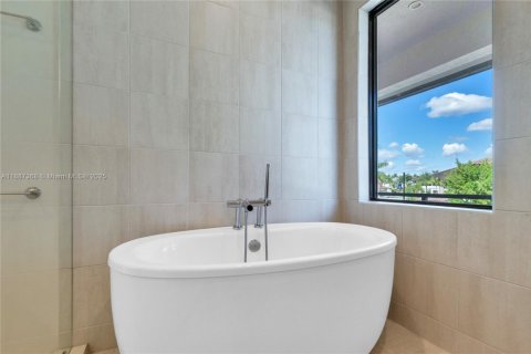 Casa en alquiler en Doral, Florida, 3 dormitorios, 202.16 m2 № 1933114 - foto 19