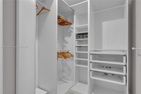 Villa ou maison à louer à Doral, Floride: 3 chambres, 202.16 m2 № 1933114 - photo 21