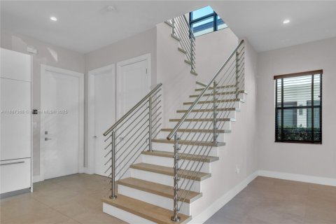Casa en alquiler en Doral, Florida, 3 dormitorios, 202.16 m2 № 1933114 - foto 13
