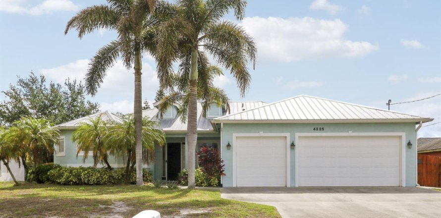 Casa en Port St. Lucie, Florida 4 dormitorios, 229.84 m2 № 2180286