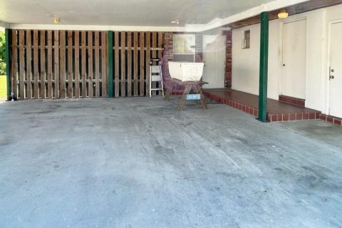 Casa en alquiler en Belle Glade, Florida, 3 dormitorios, 305.28 m2 № 786065 - foto 1