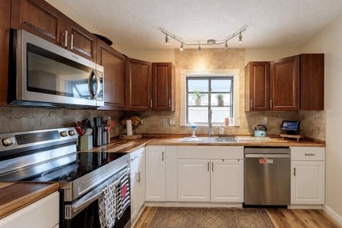 Купить виллу или дом в Пинеллас-Парк, Флорида 7 комнат, 166.67м2, № 2308745 - фото 12