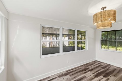 House in Valrico, Florida 3 bedrooms, 135.45 sq.m. № 2349967 - photo 10
