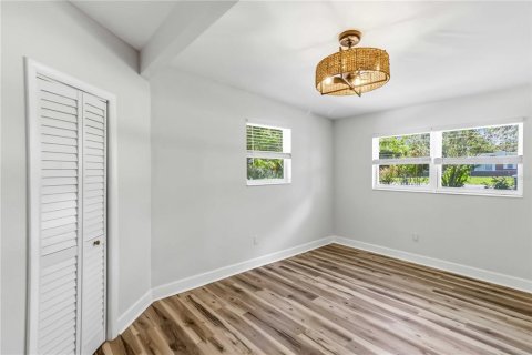 House in Valrico, Florida 3 bedrooms, 135.45 sq.m. № 2349967 - photo 13