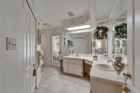 Casa en venta en Brooksville, Florida, 3 dormitorios, 187.66 m2 № 1686992 - foto 26