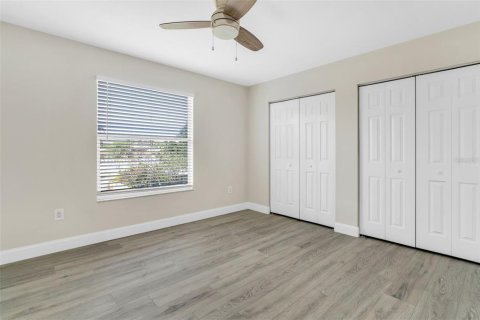 House in Wesley Chapel, Florida 4 bedrooms, 209.12 sq.m. № 1742662 - photo 20
