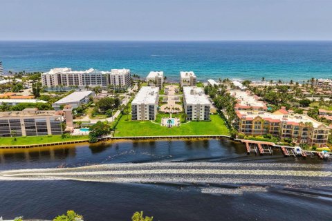 Condominio en Hillsboro Beach, Florida, 2 dormitorios № 2193568