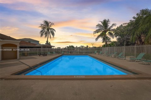 Купить виллу или дом в Катлер-Бей, Флорида 3 спальни, 127.18м2, № 2066484 - фото 13