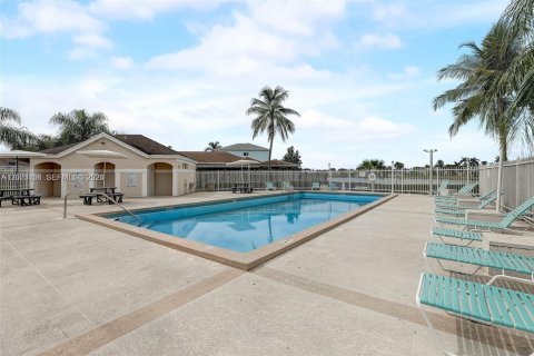 Купить виллу или дом в Катлер-Бей, Флорида 3 спальни, 127.18м2, № 2066484 - фото 12